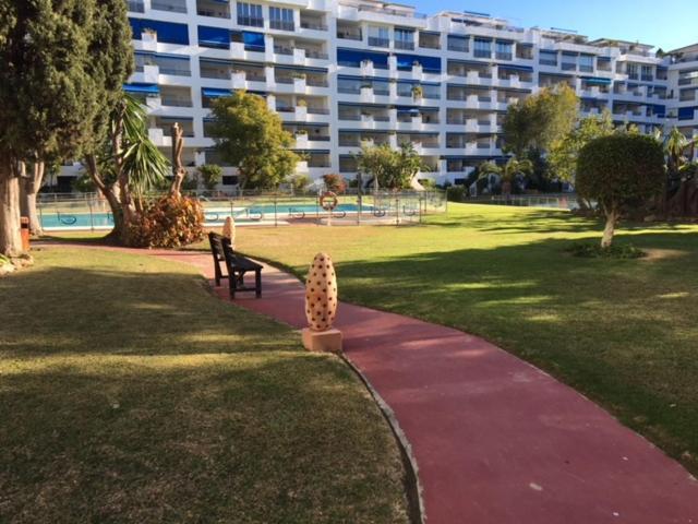 Apartamento Large And Elegant In Puerto Banus With Pools And Paddle Marbella Exterior foto